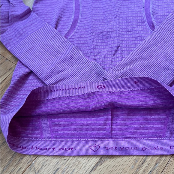 Lululemon Long Sleeve Grape Performance Toow/ Stripes; Thumbholes Stretchy XS - Picture 3 of 11